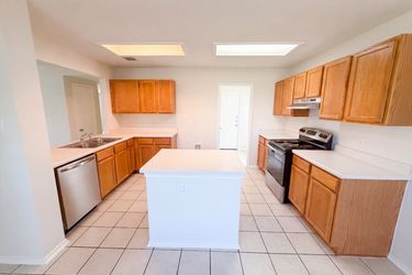 Photo 2 of 21 of 305 Edgewood Cv, Leander, TX