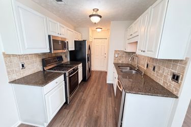 Photo 2 of 21 of 13331 Harpley Ct, Alpharetta, GA
