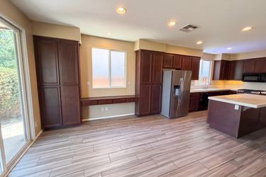 Photo 2 of 24 of 3136 Hibiscus Pt, Hemet, CA