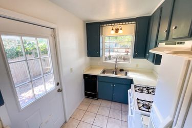 Photo 2 of 15 of 323 W 7th St, Chandler, OK
