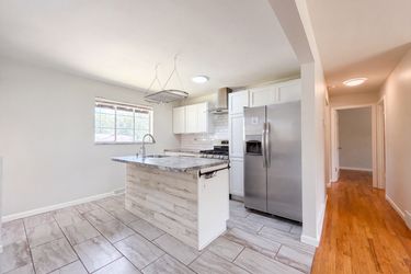 Photo 2 of 26 of 9132 Trinidad Dr, Cincinnati, OH
