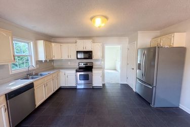 Photo 2 of 26 of 109 Briarcreek Dr, Winston Salem, NC