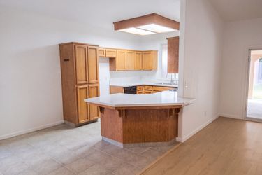 Photo 2 of 29 of 5333 W Norwich Ave, Fresno, CA