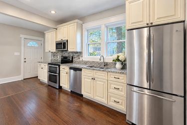Photo 2 of 30 of 6321 Roe St, Cincinnati, OH