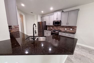 Photo 2 of 24 of 3513 Nuhn Way, New Braunfels, TX