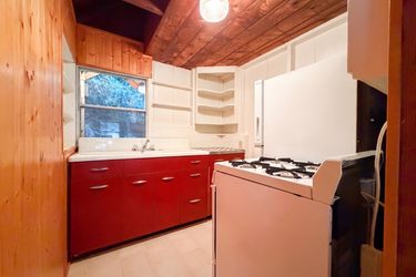 Photo 2 of 20 of 23679 Hillside Dr, Crestline, CA