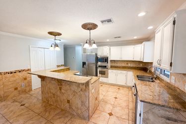 Photo 2 of 30 of 300 Sprucewood Rd, Lake Mary, FL