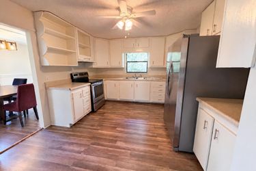 Photo 2 of 24 of 7023 Shindler Dr, Jacksonville, FL