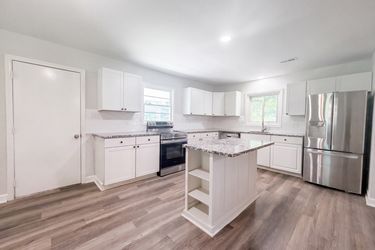 Photo 2 of 16 of 131 Highland Point Ave, Harmony, NC