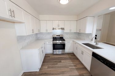 Photo 2 of 18 of 5003 Henson Dr SW, Mableton, GA