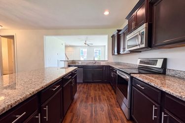 Photo 2 of 17 of 2520 Val Marie Dr, Madison, TN