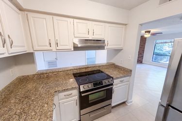 Photo 2 of 19 of 1612 Sharon Rd W, Charlotte, NC