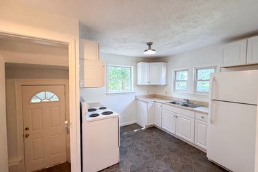 Photo 2 of 20 of 736 Bettes Ave, Akron, OH