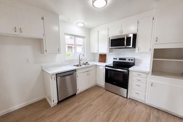 Photo 2 of 20 of 648 Lewis Ave, Yuba City, CA