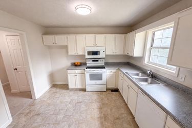 Photo 2 of 17 of 1179 Horsley Mill Rd, Carrollton, GA