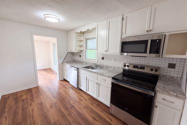 Photo 2 of 20 of 612 Victor Dr, Knoxville, TN