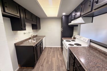 Photo 2 of 14 of 1370 Estes St, Lakewood, CO