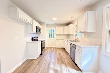 Photo 2 of 20 of 2717 O Hara Dr, Charlotte, NC