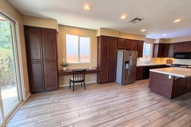 Photo 2 of 24 of 3136 Hibiscus Pt, Hemet, CA