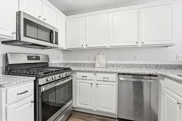 Photo 2 of 26 of 307 Parkview Pl, Woodstock, GA