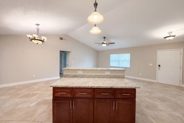 Photo 2 of 26 of 881 Vicksburg St, Deltona, FL
