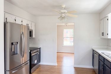 Photo 2 of 25 of 625 E Princess Anne Rd, Norfolk, VA