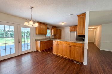 Photo 2 of 22 of 4023 Cavalier Dr, Murfreesboro, TN