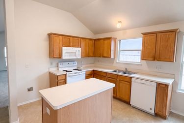 Photo 2 of 17 of 1910 Tawakani Ln, Little Elm, TX