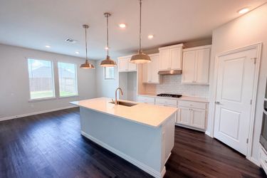 Photo 2 of 22 of 1448 Martingale Ln, Forney, TX