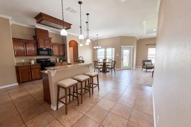 Photo 2 of 18 of 6906 King George Pl, Corpus Christi, TX