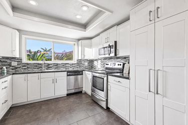 Photo 2 of 26 of 31908 Del Cielo Este, Bonsall, CA
