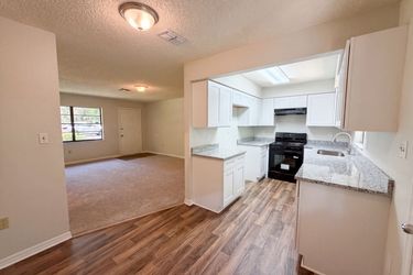 Photo 2 of 18 of 2505 Velma Ter, Leesburg, FL