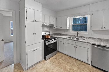 Photo 2 of 28 of 4028 Catalpa Ave, Knoxville, TN
