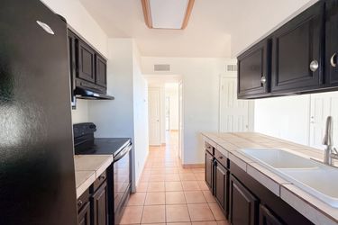 Photo 2 of 26 of 5349 S Greenway Dr, Tucson, AZ