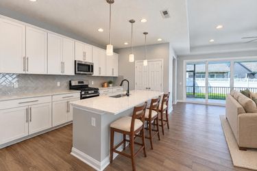 Photo 2 of 23 of 4897 Arena Ct, Liberty Twp, OH
