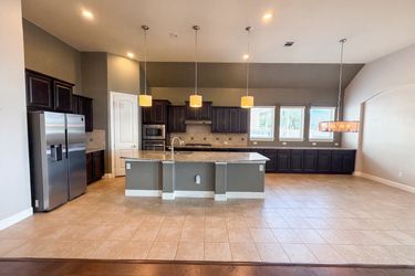 Photo 2 of 21 of 122 Bluehaw Dr, Georgetown, TX