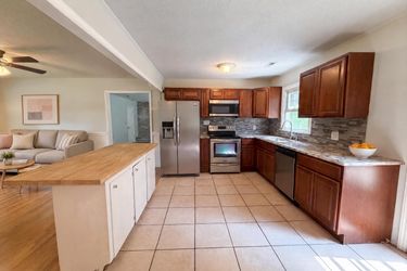 Photo 2 of 17 of 529 Timberlane Dr, Mount Holly, NC