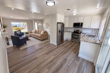 Photo 2 of 23 of 23732 San Dona, Laguna Hills, CA