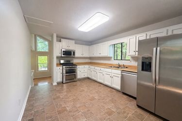 Photo 2 of 24 of 3143 Chase Ct SW, Marietta, GA
