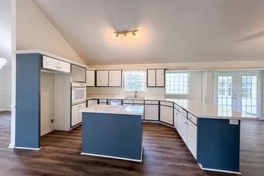 Photo 2 of 27 of 807 W Thompson Ln, Murfreesboro, TN