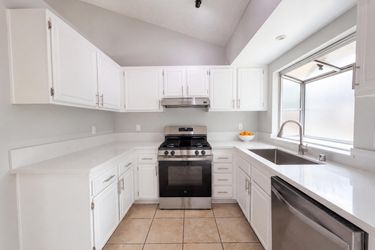 Photo 2 of 19 of 545 Spruce Ct, Palmdale, CA