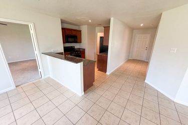 Photo 2 of 19 of 907 Amaryllis Rd, Baytown, TX