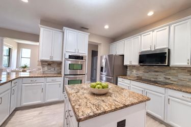 Photo 2 of 36 of 12424 Belcroft Dr, Riverview, FL