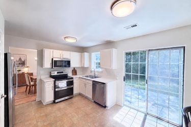 Photo 2 of 22 of 14542 Arbor Ridge Dr, Charlotte, NC