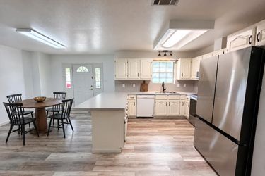 Photo 2 of 16 of 410 Cole Ave, Temple, TX