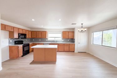 Photo 2 of 23 of 1390 E Ryan Rd, San Tan Valley, AZ