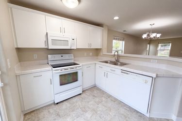 Photo 2 of 18 of 571 SW 207th Ave, Beaverton, OR