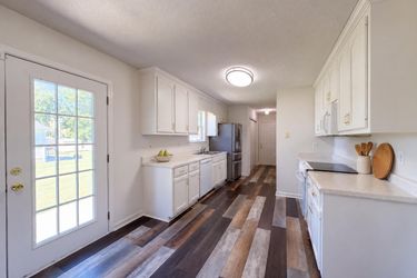 Photo 2 of 21 of 2319 Forrest Fields Dr, Chapel Hill, TN