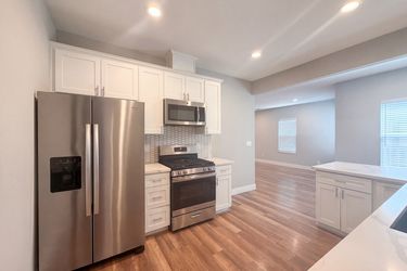Photo 2 of 41 of 3210 San Jose Way, Sacramento, CA