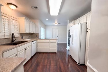Photo 2 of 16 of 2801 Wickersham Dr, Temple, TX